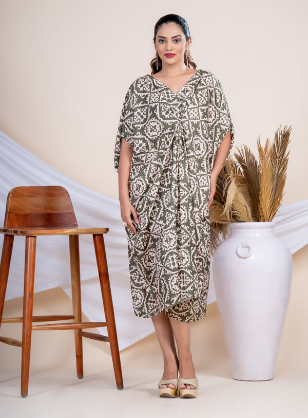 Women Green Geometric Printed Centre Pleated Kaftan (free Size)